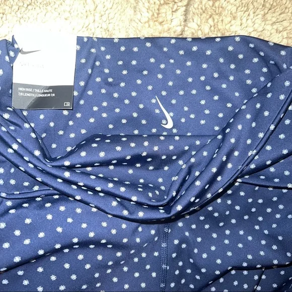 Nike Yoga Leggings NWT - Picture 8 of 12